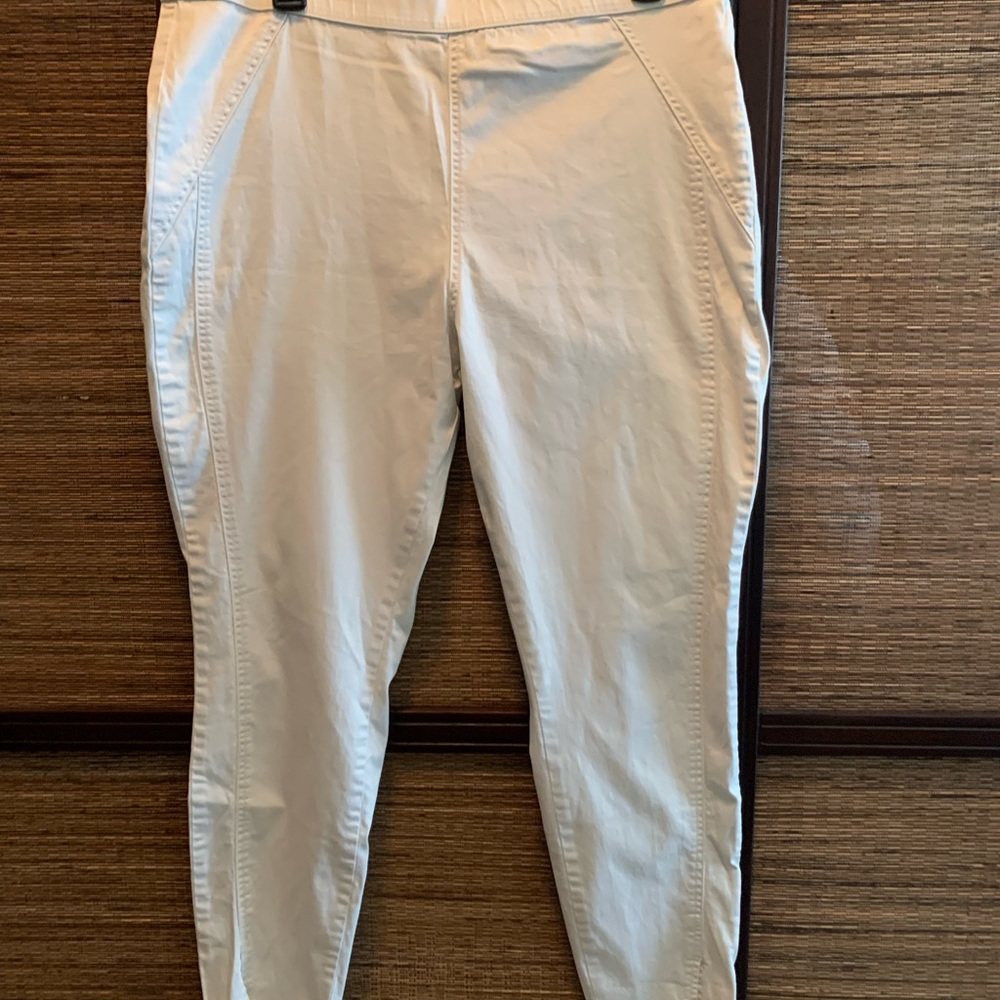 HUE Cream Elastic Waist Pants